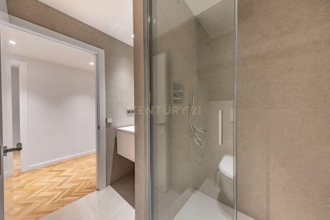 Wohnung zum Verkauf in Barcelona, Spanien 4 Schlafzimmer, 223 m2 Nr. 166908 - Foto 18