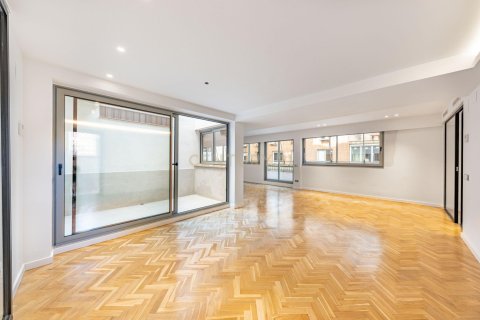 Wohnung zum Verkauf in Barcelona, Spanien 4 Schlafzimmer, 223 m2 Nr. 166908 - Foto 6