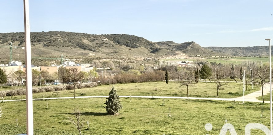 Apartamento en Villalbilla, Madrid, España 2 dormitorios, 117 m2 No. 172816