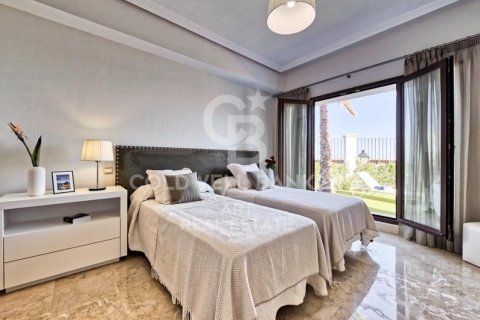 Villa for sale in Benahavis, Malaga, Spain 5 bedrooms, 582 sq.m. No. 157306 - photo 20