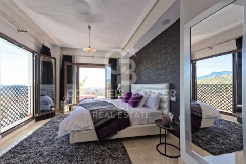 Villa for sale in Benahavis, Malaga, Spain 5 bedrooms, 582 sq.m. No. 157306 - photo 10
