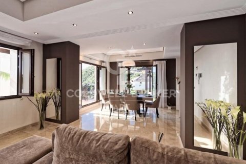 Villa for sale in Benahavis, Malaga, Spain 5 bedrooms, 582 sq.m. No. 157306 - photo 5