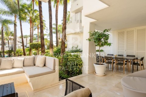 Apartamento en venta en Marbella, Málaga, España 3 dormitorios, 137 m2 No. 157304 - foto 3