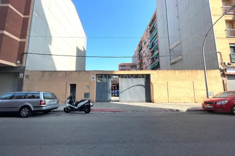 Land plot for sale in Sabadell, Barcelona, Spain No. 167056 - photo 5