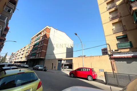 Land plot for sale in Sabadell, Barcelona, Spain No. 167056 - photo 6
