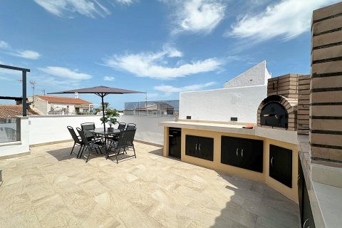 Townhouse for sale in Torrevieja, Alicante, Spain 3 bedrooms, 180 sq.m. No. 193805 - photo 25