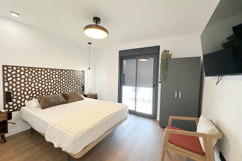 Townhouse for sale in Torrevieja, Alicante, Spain 3 bedrooms, 180 sq.m. No. 193805 - photo 15