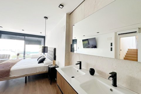 Townhouse for sale in Torrevieja, Alicante, Spain 3 bedrooms, 180 sq.m. No. 193805 - photo 20
