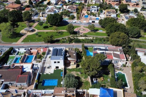 Villa for sale in Los Balcones, Alicante, Spain 2 bedrooms,  No. 161494 - photo 6