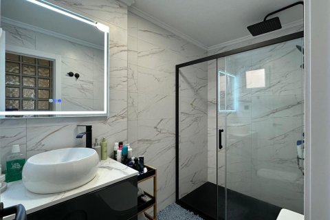 Lägenhet till salu i Torrevieja, Alicante, Spanien 3 sovrum, 85 kvm. Nr. 161492 - foto 20