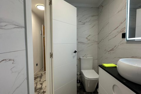 Lägenhet till salu i Torrevieja, Alicante, Spanien 3 sovrum, 85 kvm. Nr. 161492 - foto 22