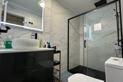 Lägenhet till salu i Torrevieja, Alicante, Spanien 3 sovrum, 85 kvm. Nr. 161492 - foto 18