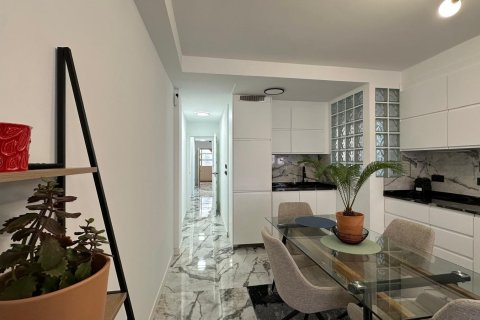 Lägenhet till salu i Torrevieja, Alicante, Spanien 3 sovrum, 85 kvm. Nr. 161492 - foto 9