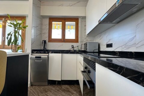 Lägenhet till salu i Torrevieja, Alicante, Spanien 2 sovrum, 119 kvm. Nr. 161491 - foto 12