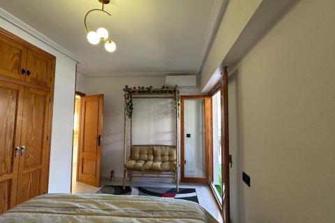 Lägenhet till salu i Torrevieja, Alicante, Spanien 2 sovrum, 119 kvm. Nr. 161491 - foto 26