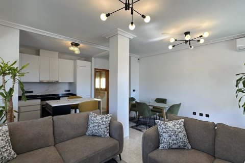 Lägenhet till salu i Torrevieja, Alicante, Spanien 2 sovrum, 119 kvm. Nr. 161491 - foto 4