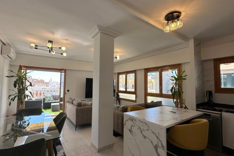 Apartment à Torrevieja, Alicante, Espagne 2 chambres, 119 m2 No. 161491