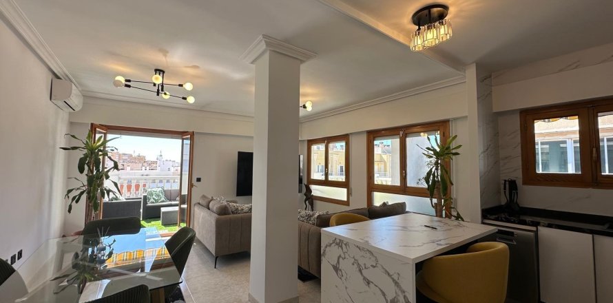 Lägenhet i Torrevieja, Alicante, Spanien 2 sovrum, 119 kvm. Nr. 161491