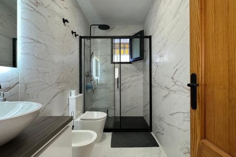 Lägenhet till salu i Torrevieja, Alicante, Spanien 2 sovrum, 119 kvm. Nr. 161491 - foto 21