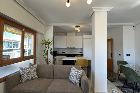 Lägenhet till salu i Torrevieja, Alicante, Spanien 2 sovrum, 119 kvm. Nr. 161491 - foto 7