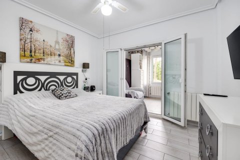 Kaupunkipientalo myytävänä Torrevieja, Alicante, Espanja, 3 makuuhuonetta, 67 m2 No. 161493 - kuva 12