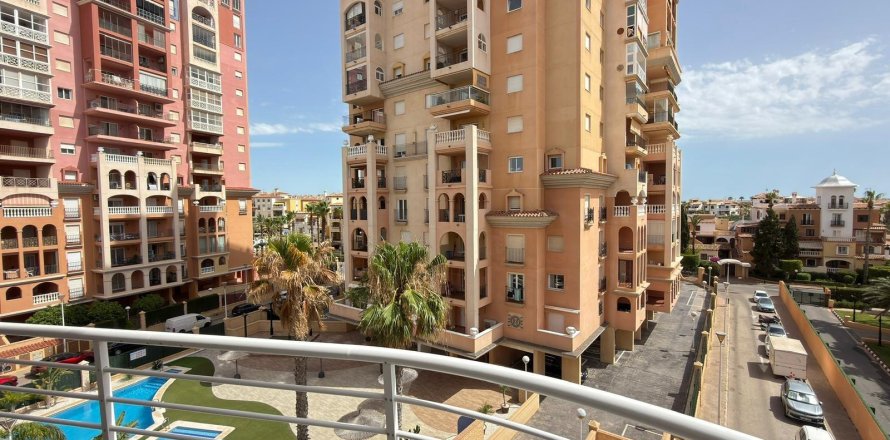 Apartment à Torrevieja, Alicante, Espagne 2 chambres, 103 m2 No. 177878