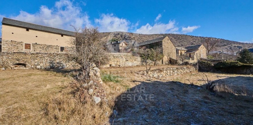 House in Spain 1 bedroom, 1300 sq.m. No. 160101