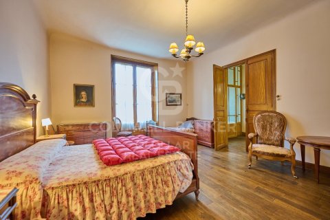 House for sale in Spain 9 bedrooms, 580 sq.m. No. 160102 - photo 23