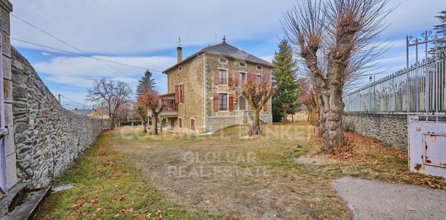 House in Spain 9 bedrooms, 580 sq.m. No. 160102