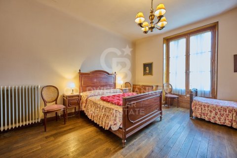 House for sale in Spain 9 bedrooms, 580 sq.m. No. 160102 - photo 22