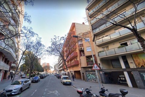 Autotallit myytävänä Barcelona, Espanja , 9 m2 No. 186686 - kuva 9