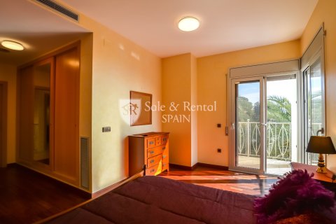 Hus till salu i Lloret de Mar, Girona, Spanien 3 sovrum, 321 kvm. Nr. 166473 - foto 29