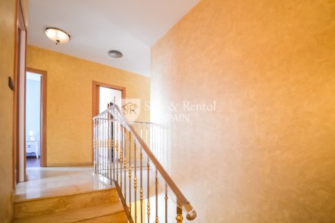 Hus till salu i Lloret de Mar, Girona, Spanien 3 sovrum, 321 kvm. Nr. 166473 - foto 21