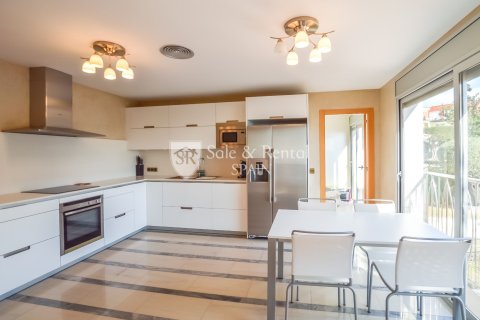 Hus till salu i Lloret de Mar, Girona, Spanien 3 sovrum, 321 kvm. Nr. 166473 - foto 11