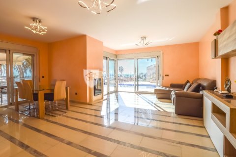 Hus till salu i Lloret de Mar, Girona, Spanien 3 sovrum, 321 kvm. Nr. 166473 - foto 3