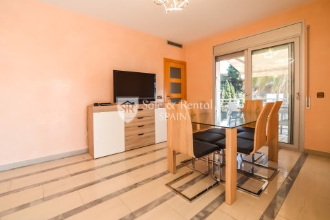 Hus till salu i Lloret de Mar, Girona, Spanien 3 sovrum, 321 kvm. Nr. 166473 - foto 6