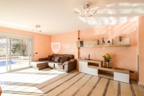 Hus till salu i Lloret de Mar, Girona, Spanien 3 sovrum, 321 kvm. Nr. 166473 - foto 4