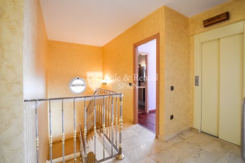 Hus till salu i Lloret de Mar, Girona, Spanien 3 sovrum, 321 kvm. Nr. 166473 - foto 22