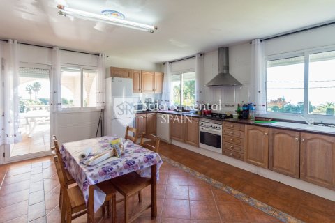 Hus till salu i Lloret de Mar, Girona, Spanien 7 sovrum, 259 kvm. Nr. 166468 - foto 13