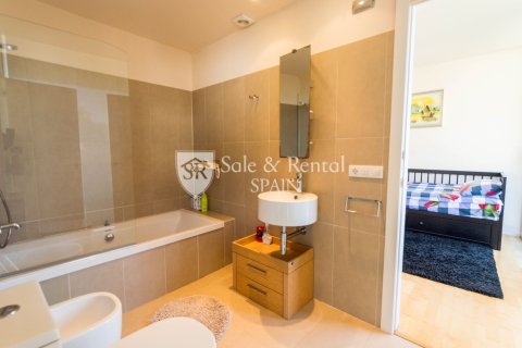 Hus till salu i Lloret de Mar, Girona, Spanien 4 sovrum, 240 kvm. Nr. 166469 - foto 14