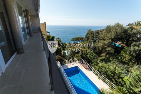 Hus till salu i Lloret de Mar, Girona, Spanien 4 sovrum, 240 kvm. Nr. 166469 - foto 19