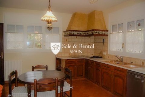 House for sale in Lloret de Mar, Girona, Spain 6 bedrooms, 240 sq.m. No. 166467 - photo 13