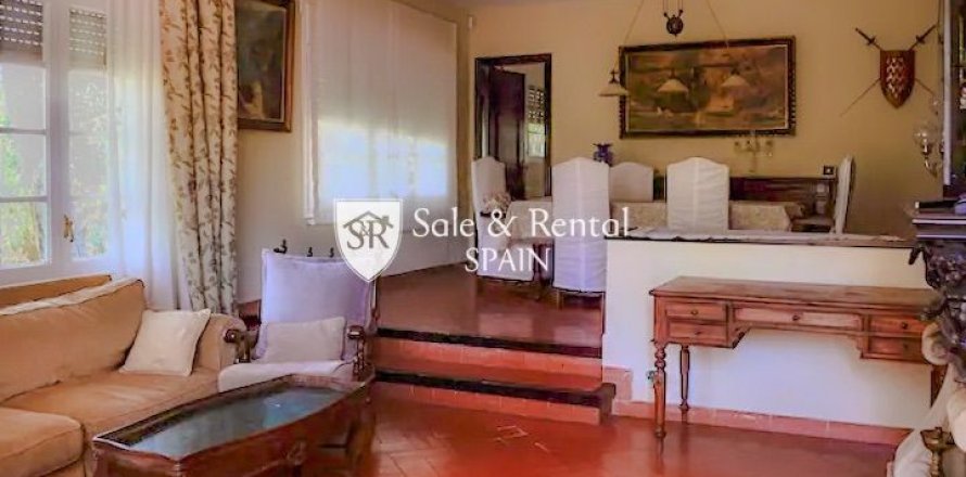 House in Lloret de Mar, Girona, Spain 6 bedrooms, 240 sq.m. No. 166467