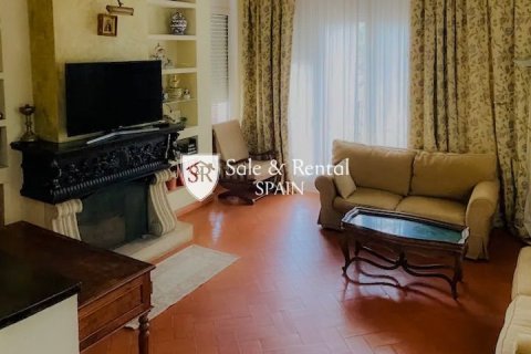 House for sale in Lloret de Mar, Girona, Spain 6 bedrooms, 240 sq.m. No. 166467 - photo 12