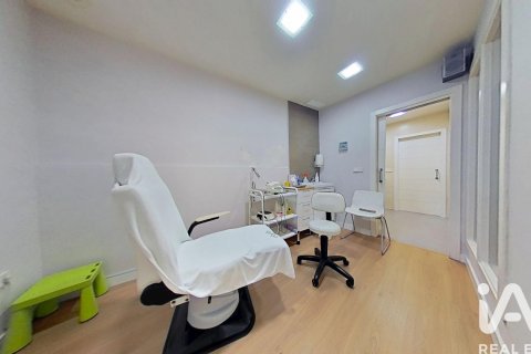 Propiedad comercial en venta en Elche, Alicante, España 5 dormitorios, 143 m2 No. 188120 - foto 4