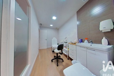 Propiedad comercial en venta en Elche, Alicante, España 5 dormitorios, 143 m2 No. 188120 - foto 6