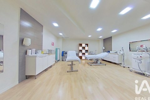 Propiedad comercial en venta en Elche, Alicante, España 5 dormitorios, 143 m2 No. 188120 - foto 2