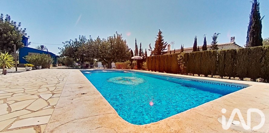 House in Elche, Alicante, Spain 4 bedrooms, 313 sq.m. No. 188121