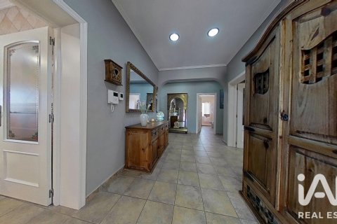 House for sale in Elche, Alicante, Spain 4 bedrooms, 313 sq.m. No. 188121 - photo 16