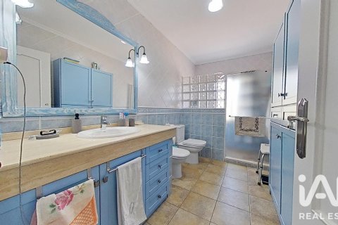 House for sale in Elche, Alicante, Spain 4 bedrooms, 313 sq.m. No. 188121 - photo 17